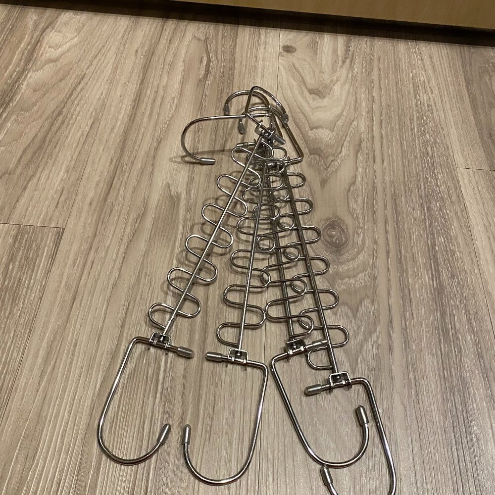 Clothing Hangers to Maximize Closet Space